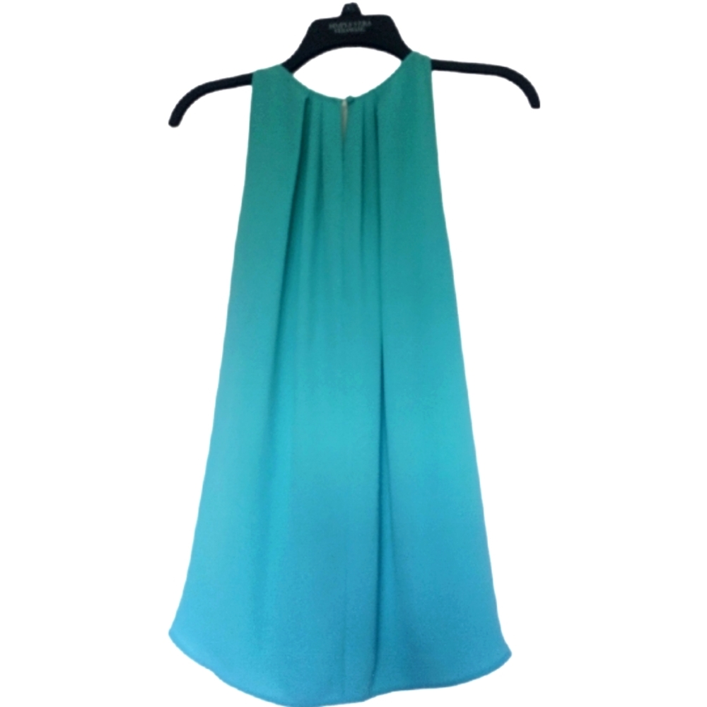 BCBGMAXAZRIA flowy Tank size L Aqua blue
